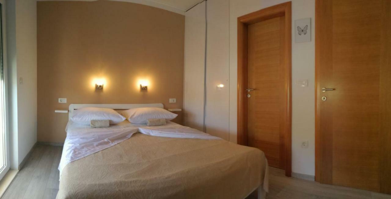 Apartments Prpic Seget Vranjica Luaran gambar