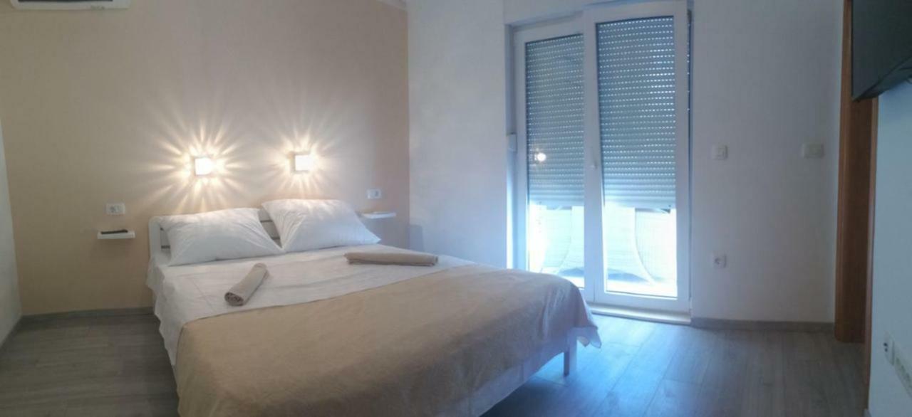 Apartments Prpic Seget Vranjica Bilik gambar